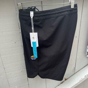 Vissla Nwt solid sets 18.5 trunks surfing